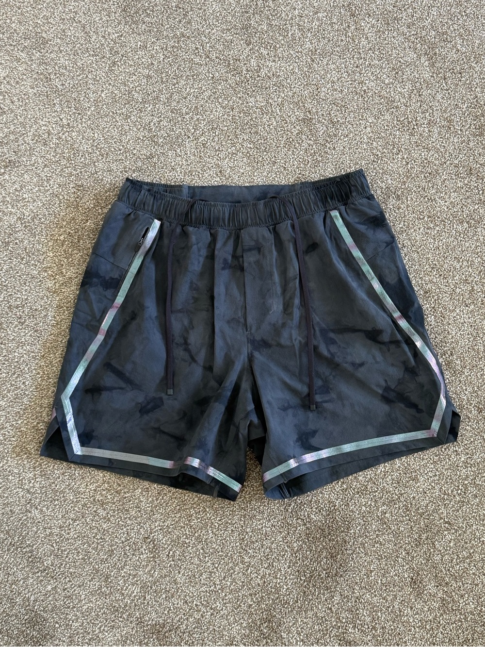 Lululemon athletica Black and Gray Shorts - Sz M - LIKE NEW